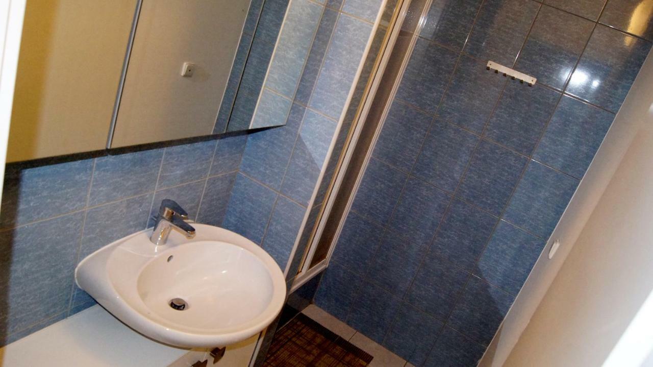 Km House Cerny Most Ostello